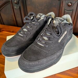 NIB Reebok Club C Sneakers - Black/Light Pink - 42/9